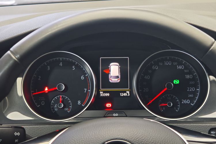 大众 高尔夫(进口) 2019款 1.8TSI 旅行版中控内饰15