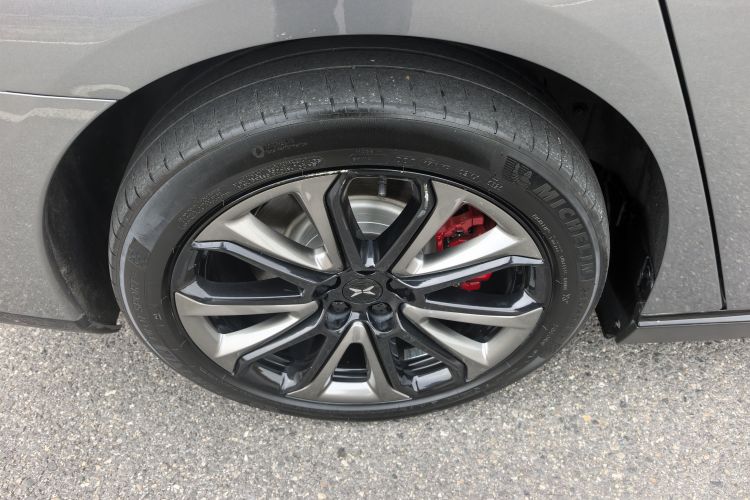 小鹏P7 2022款 480N+车身外观6010