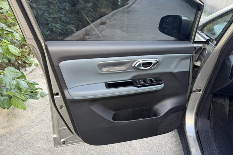 埃安 AION Y 2025款 Plus 510 智享版中控内饰7010