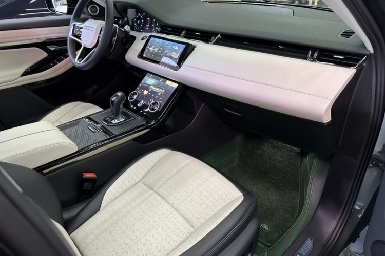 路虎 揽胜极光 2021款 极光L 249PS R-Dynamic First edition 首发版中控内饰7005