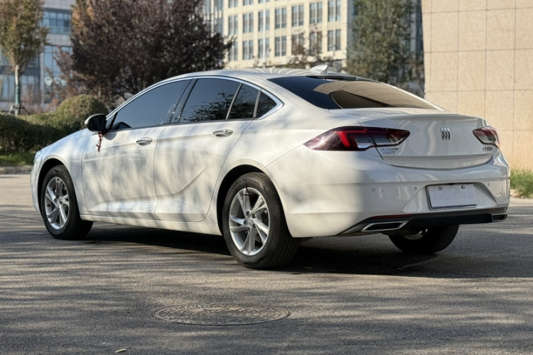 别克 君威 2024款 改款 25T 超享版车身外观6001