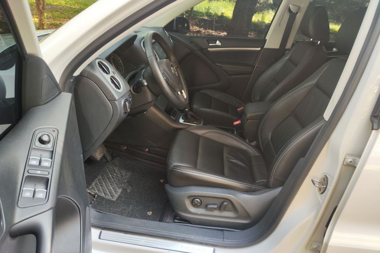 大众 途观 2017款 300TSI 自动两驱丝绸之路舒适版中控内饰7001