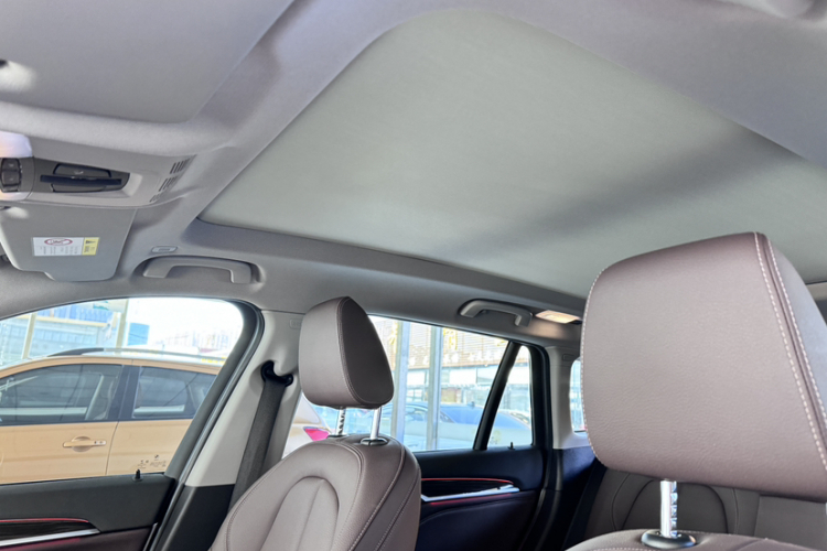 宝马X1 2022款 改款 xDrive25Li 尊享型中控内饰7003