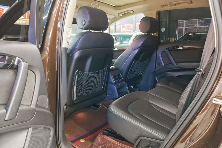 奥迪Q7 2013款 35 TFSI 进取型中控内饰7003