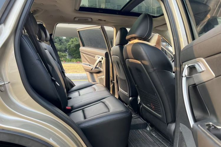 吉利汽车 博越 2016款 1.8TD 自动四驱智慧型中控内饰7003