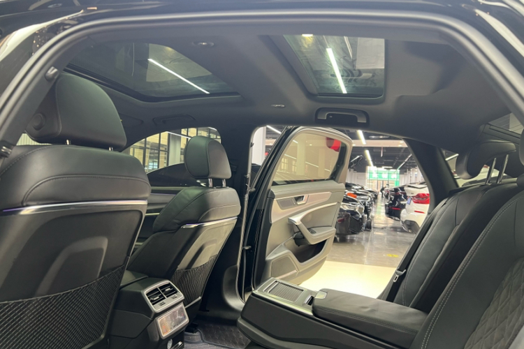 奥迪A6L 2021款 55 TFSI quattro 尊享动感型中控内饰7010