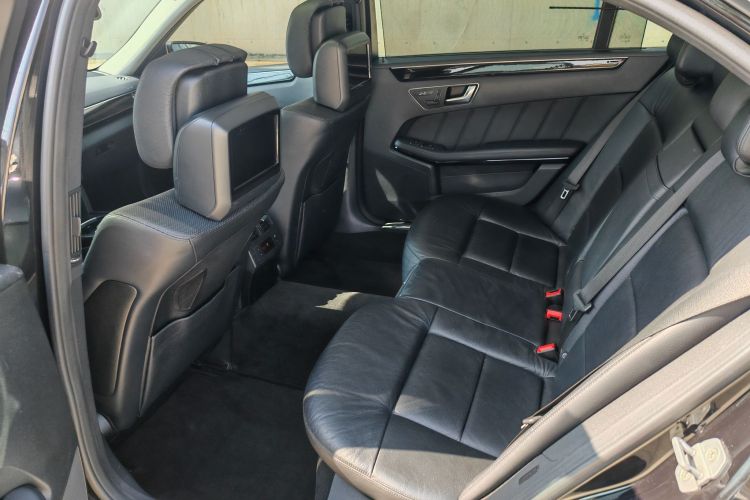 奔驰E级 2012款 E 300 L 时尚型中控内饰7002