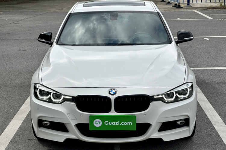 宝马3系 2019款 320i M运动曜夜版车身外观6005