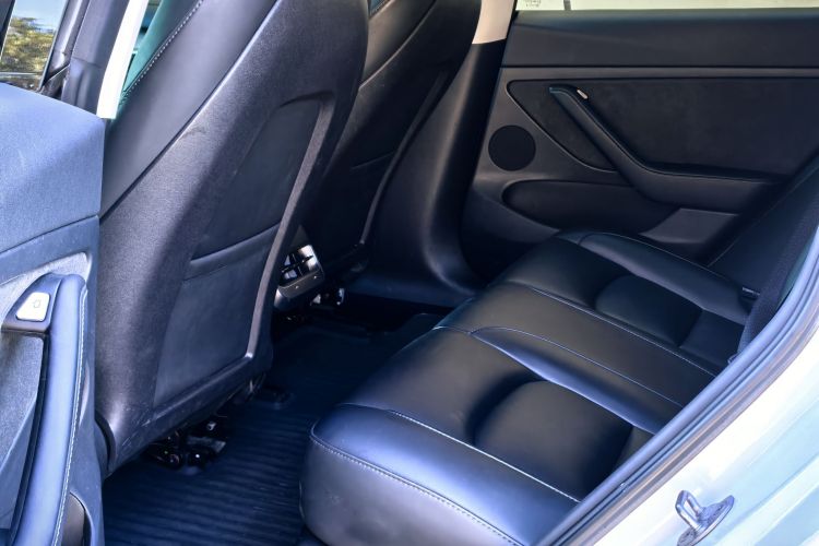 特斯拉 Model 3 2022款 后轮驱动版中控内饰7003
