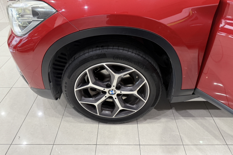 宝马X1 2019款 sDrive18Li 尊享型车身外观6006