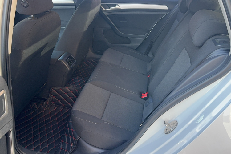 大众 高尔夫 2019款 1.6L 自动时尚型 国V中控内饰7002