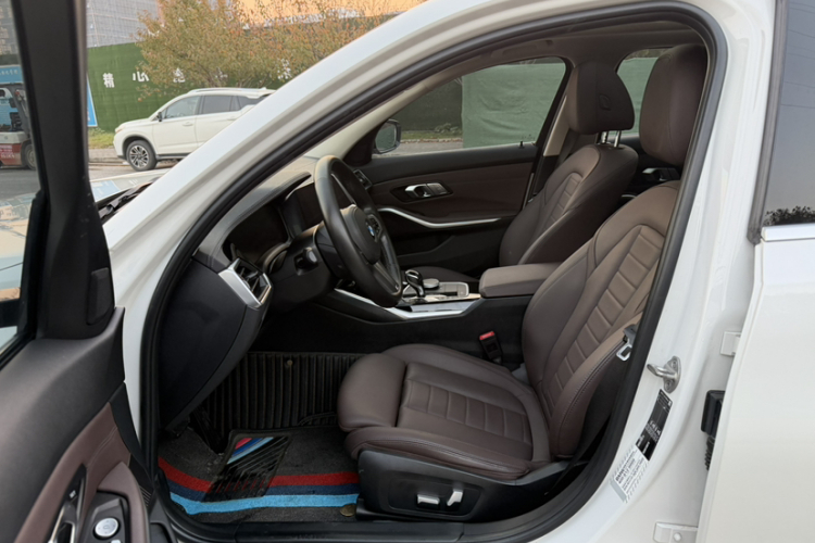 宝马3系 2020款 320Li M运动套装中控内饰7002