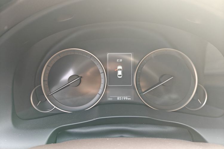 雷克萨斯ES 2015款 200 舒适版中控内饰15