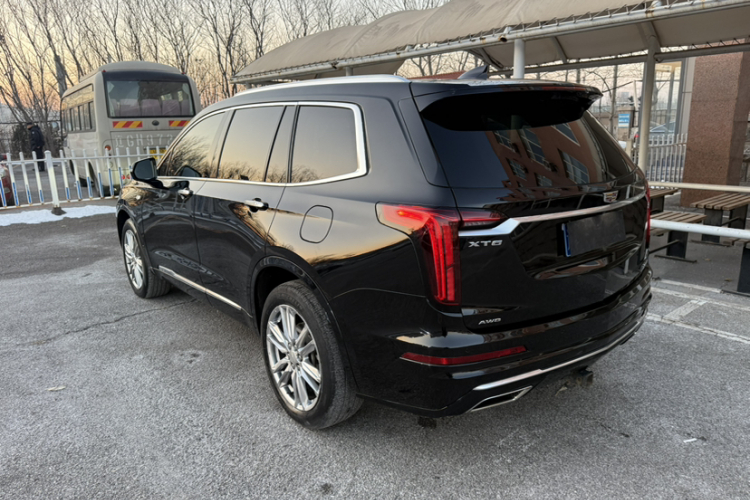 凯迪拉克XT6 2022款 2.0T 七座四驱豪华型车身外观6006
