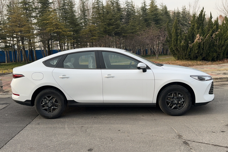 比亚迪 秦PLUS 2025款 DM-i 智驾版 128KM进取型车身外观6002