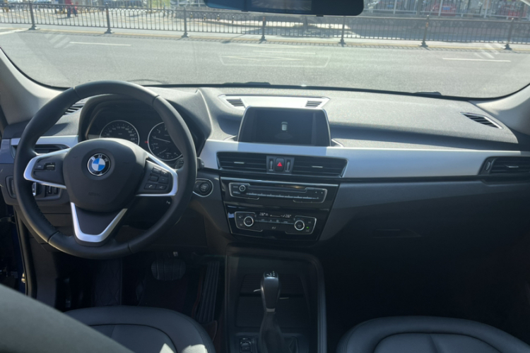 宝马X1 2018款 sDrive18Li 时尚型中控内饰7002