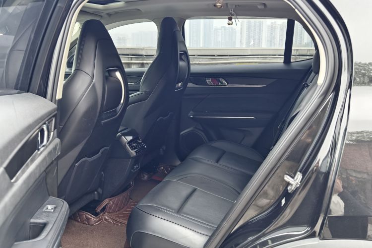 领克01 2021款 2.0TD 两驱型Pro中控内饰7002