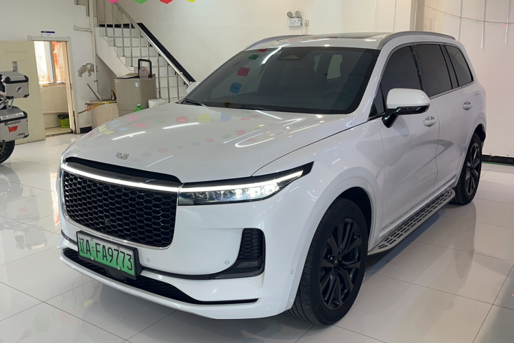 理想汽车 理想ONE 2021款 增程6座版车身外观1