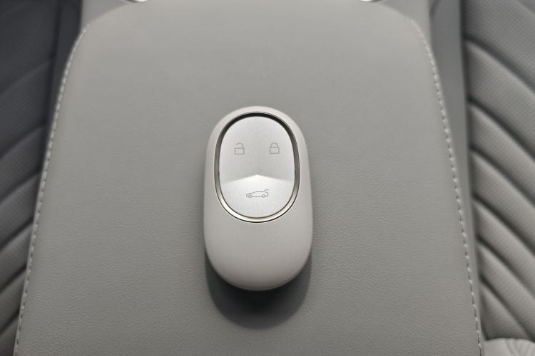 蔚来ES6 2025款 75kWh中控内饰7006