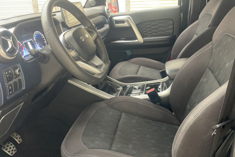 北京BJ40 2018款 2.0T 手动柴油四驱尊贵版局部细节19