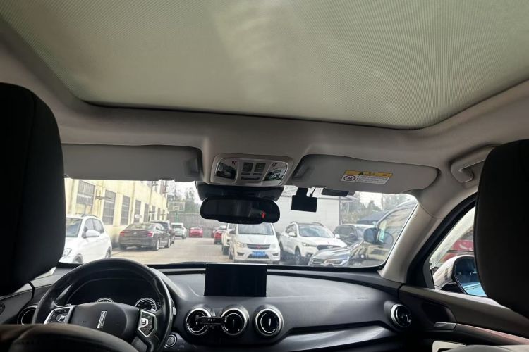 魏牌 VV7 2017款 2.0T 旗舰型中控内饰7005