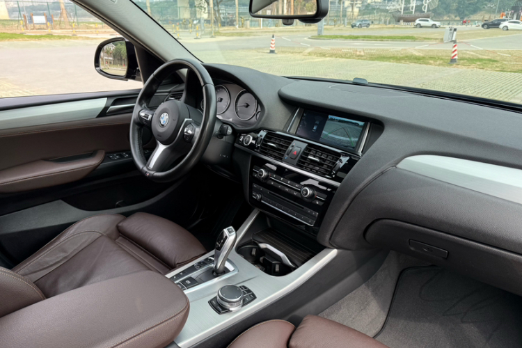宝马X4 2016款 xDrive20i M运动型中控内饰7007