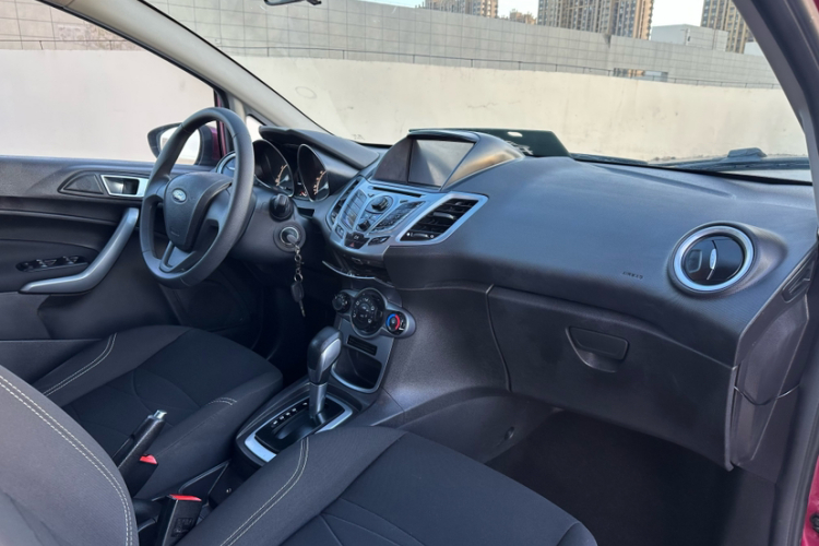 福特 嘉年华 2013款 两厢 1.5L 自动时尚型中控内饰7002