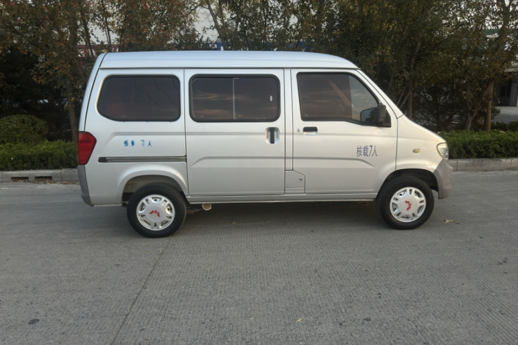 五菱汽车 五菱之光 2015款 1.2L 实用型LSI车身外观6009