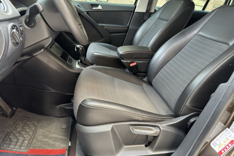 大众 途观 2016款 300TSI 自动两驱风尚版中控内饰7007