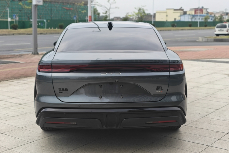 比亚迪 汉L 2025款 EV 701KM激光雷达旗舰型车身外观6005