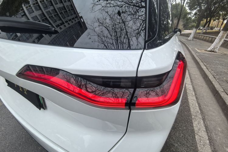 蔚来ES8 2022款 100kWh 签名版 七座车身外观6008