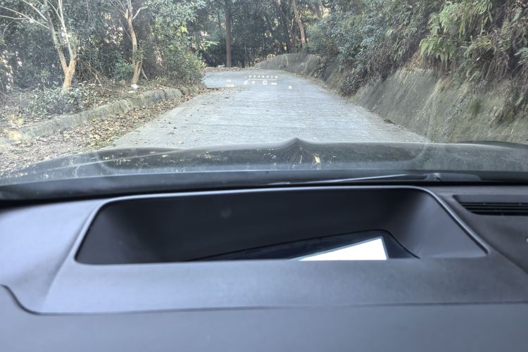 名爵 MG7 2025款 2.0T Trophy+ 超级智驾版中控内饰7007