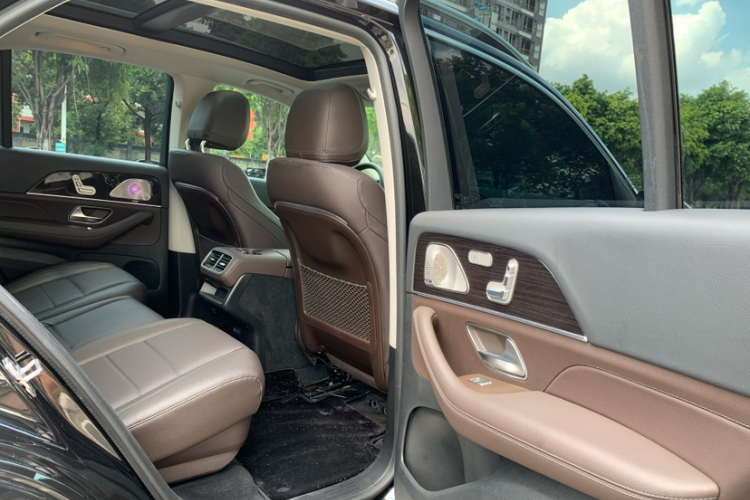 奔驰GLE 2023款 GLE 350 4MATIC 时尚型中控内饰7007