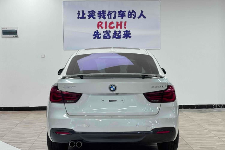 宝马3系GT 2020款 320i M运动套装车身外观6002