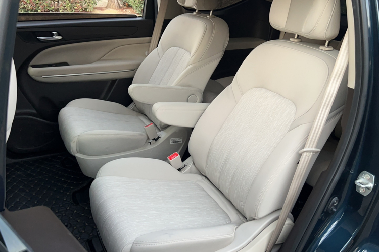 广汽传祺 传祺M6 2019款 270T DCT精英版（七座）国VI中控内饰7006