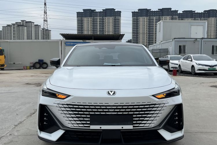 长安UNI-V 2022款 1.5T 智慧领航型车身外观6001