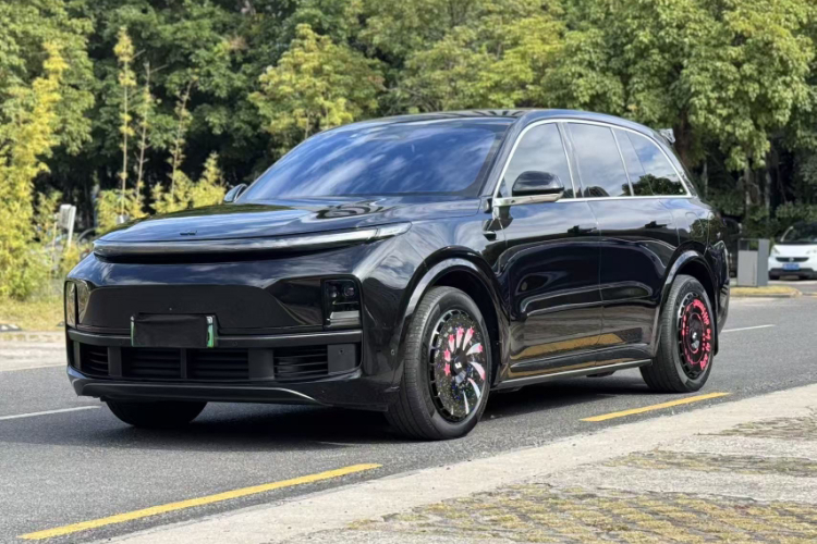 理想汽车 理想L8 2023款 Pro车身外观1