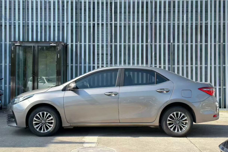 丰田 卡罗拉 2017款 改款 1.2T S-CVT GL车身外观6001