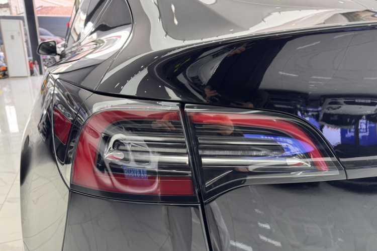 特斯拉 Model Y 2023款 长续航全轮驱动版车身外观6002