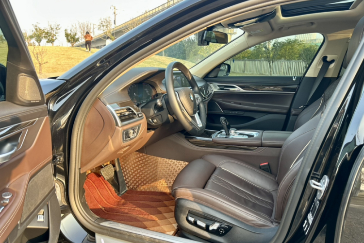 宝马7系 2021款 730Li 豪华套装中控内饰7006