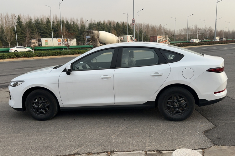 比亚迪 秦PLUS 2025款 DM-i 智驾版 128KM进取型车身外观6005