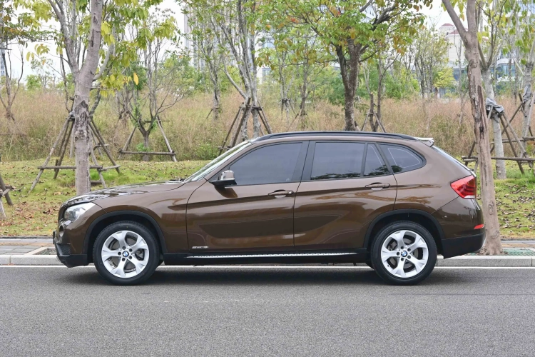 宝马X1 2013款 sDrive18i 手动型车身外观6007