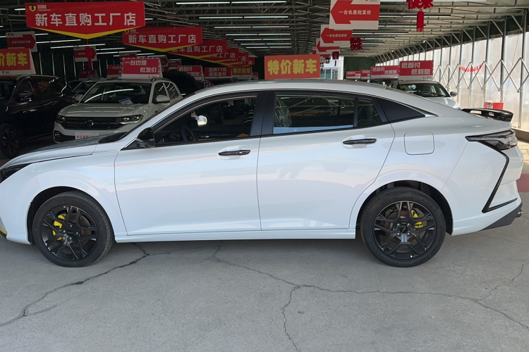 东风风神 奕炫 2023款 马赫版 1.5T 自动追猎骑士版车身外观6005