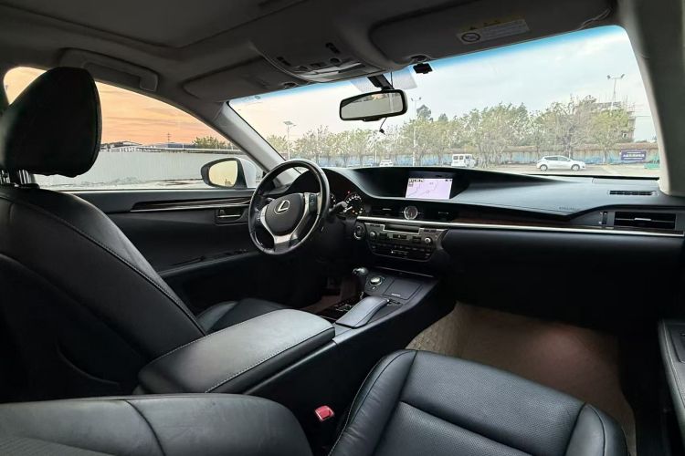 雷克萨斯ES 2014款 250 典雅版中控内饰7004