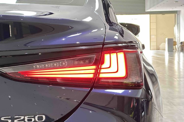 雷克萨斯ES 2022款 200 卓越版车身外观6010