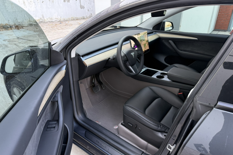 特斯拉 Model Y 2022款 改款 后轮驱动版局部细节19