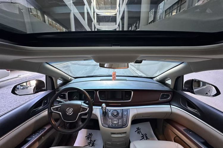 别克GL8 2018款 28T 豪华型 国VI中控内饰7004