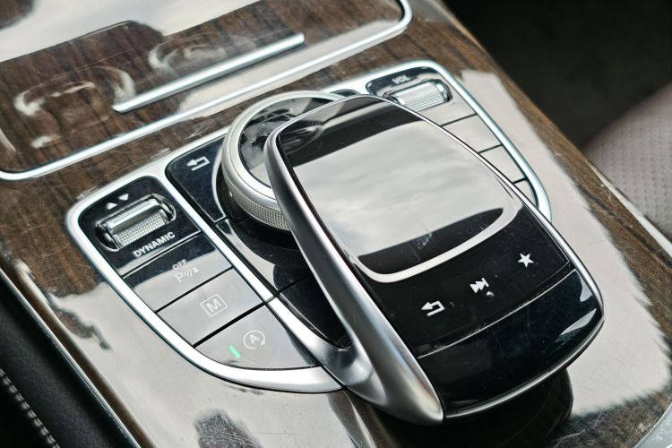 奔驰GLC 2019款 GLC 260 L 4MATIC 动感型局部细节9013