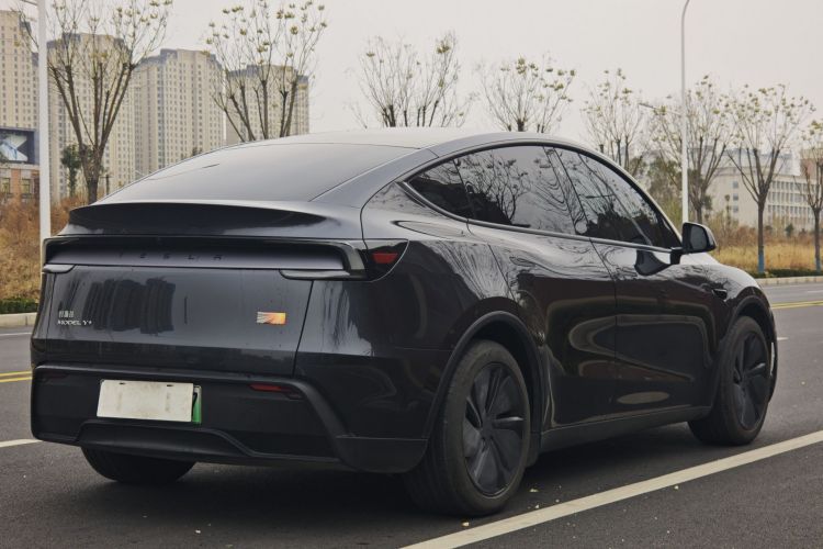 特斯拉 Model Y 2025款 后轮驱动版车身外观6004