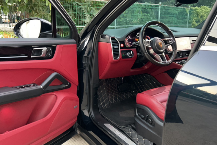 保时捷 2022款 Cayenne 3.0T 铂金版中控内饰7003